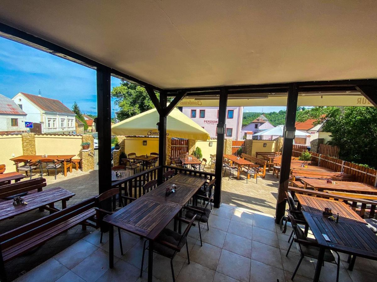 Penzion Cesky Dvur Stary Plzenec Bagian luar foto