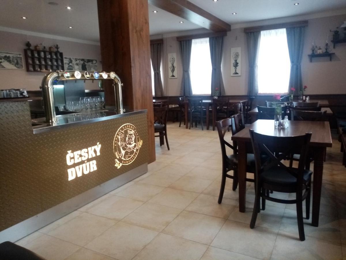 Penzion Cesky Dvur Stary Plzenec Bagian luar foto