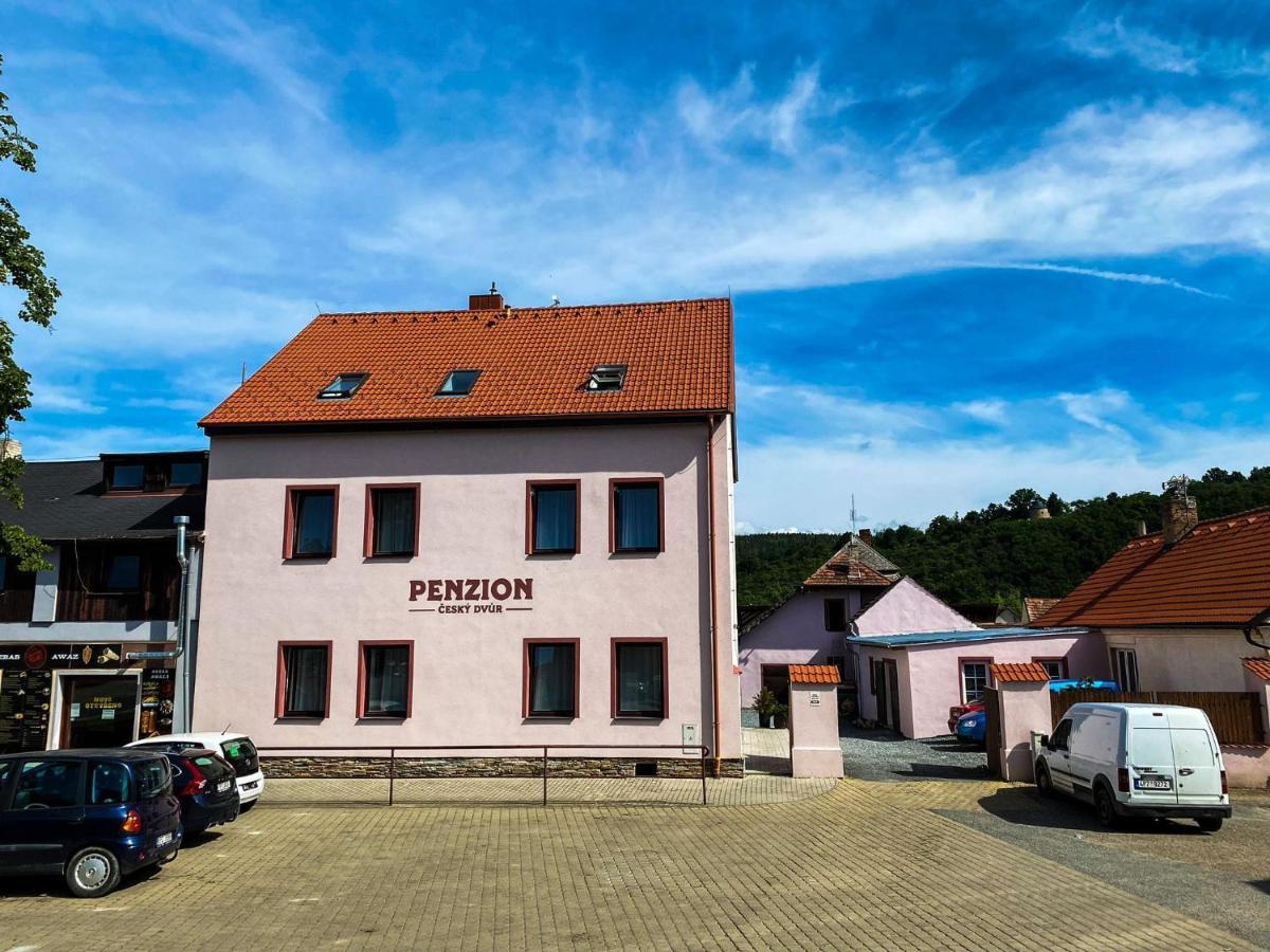 Penzion Cesky Dvur Stary Plzenec Bagian luar foto